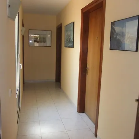 Guest house Pensio L'estada 2*